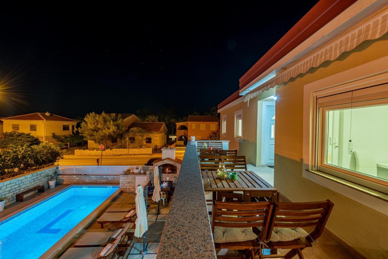Villa Karmen - Poolhouse Vir Εξωτερικό φωτογραφία