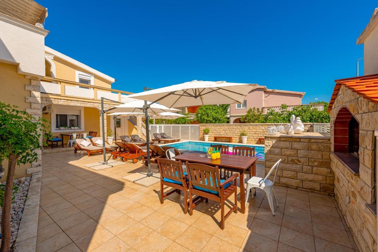 Villa Karmen - Poolhouse Vir Εξωτερικό φωτογραφία