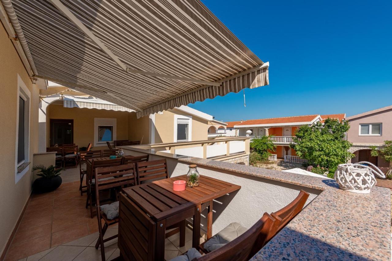 Villa Karmen - Poolhouse Vir Εξωτερικό φωτογραφία