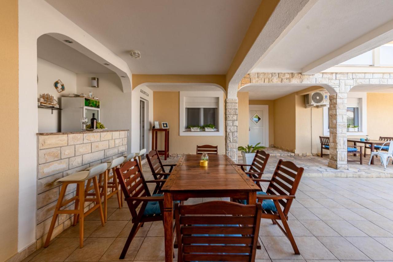 Villa Karmen - Poolhouse Vir Εξωτερικό φωτογραφία