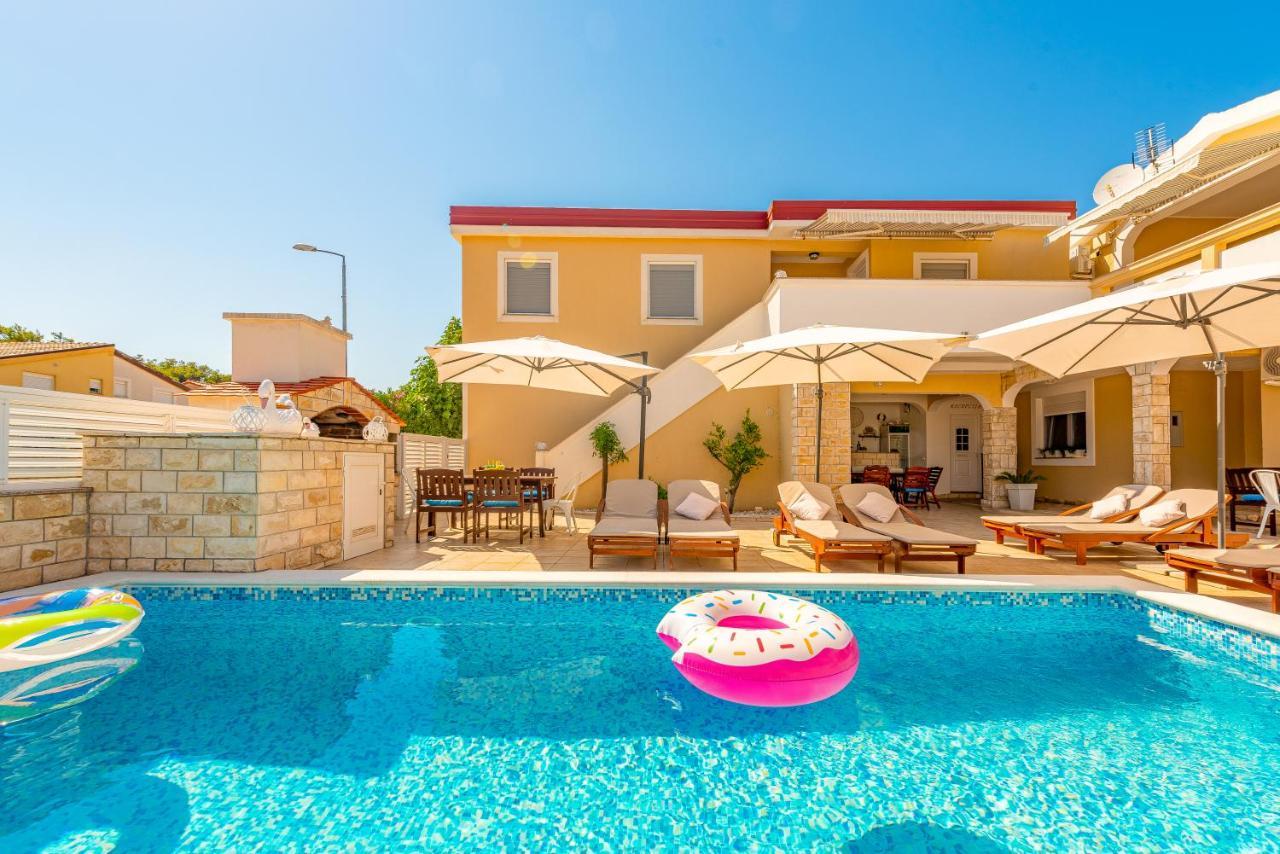 Villa Karmen - Poolhouse Vir Εξωτερικό φωτογραφία