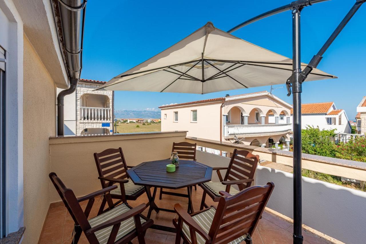 Villa Karmen - Poolhouse Vir Εξωτερικό φωτογραφία
