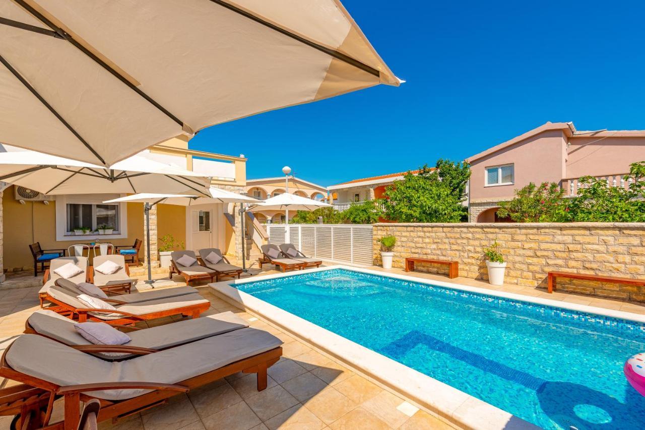 Villa Karmen - Poolhouse Vir Εξωτερικό φωτογραφία