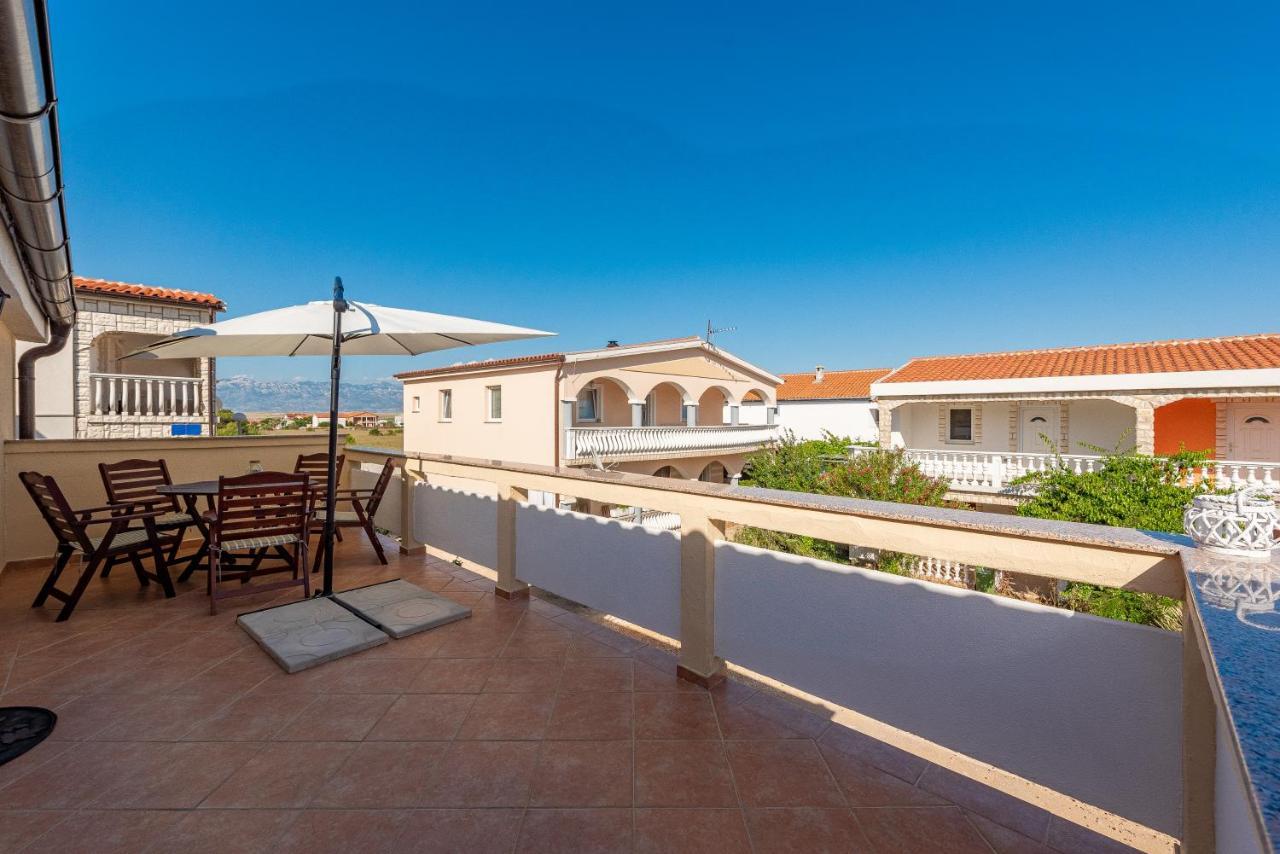 Villa Karmen - Poolhouse Vir Εξωτερικό φωτογραφία