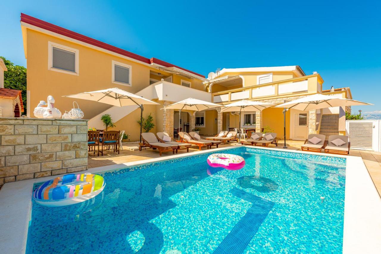 Villa Karmen - Poolhouse Vir Εξωτερικό φωτογραφία