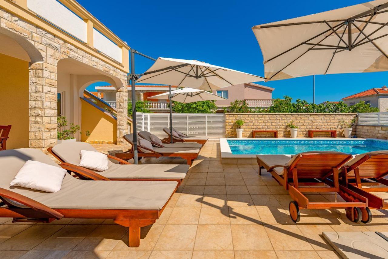 Villa Karmen - Poolhouse Vir Εξωτερικό φωτογραφία