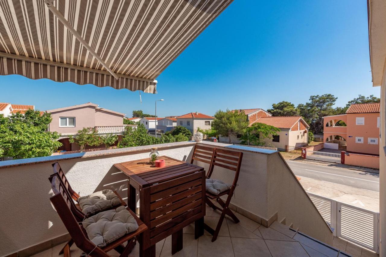 Villa Karmen - Poolhouse Vir Εξωτερικό φωτογραφία