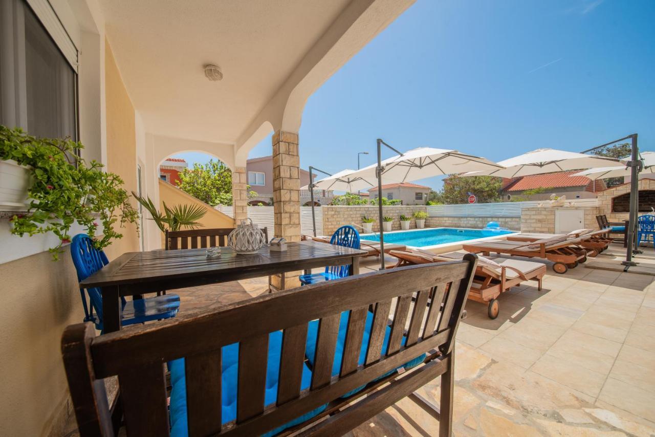 Villa Karmen - Poolhouse Vir Εξωτερικό φωτογραφία